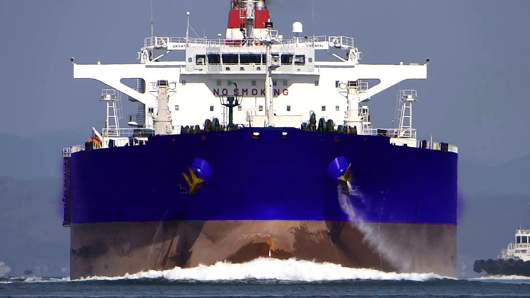 Brecha entre importar o refinar Nafta Super 95 bajó de 10 a 5 pesos el litro en tres meses