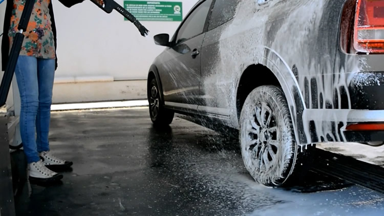 Sistemas de lavado para autos “self service” en Uruguay, presentes en más de 20 EE.SS