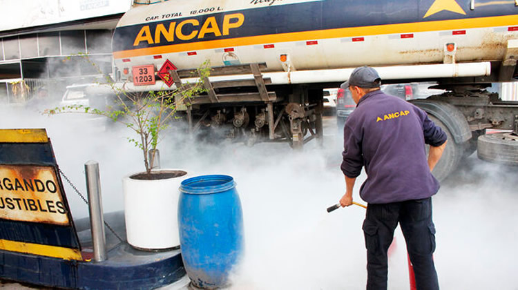 Simulacro de derrame con incendio en estación ANCAP  mostró cómo actuar en caso de accidente real