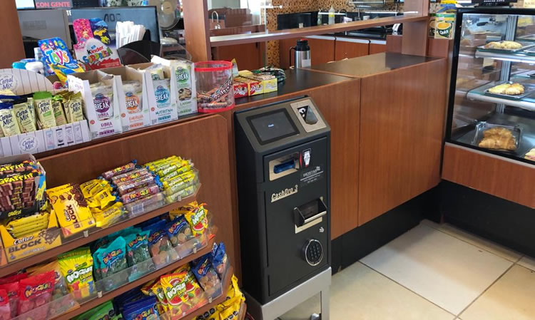 Puntapié inicial de “la nueva normalidad” en Estación de Servicio: Instalan máquina que cobra, da cambio y cierra caja