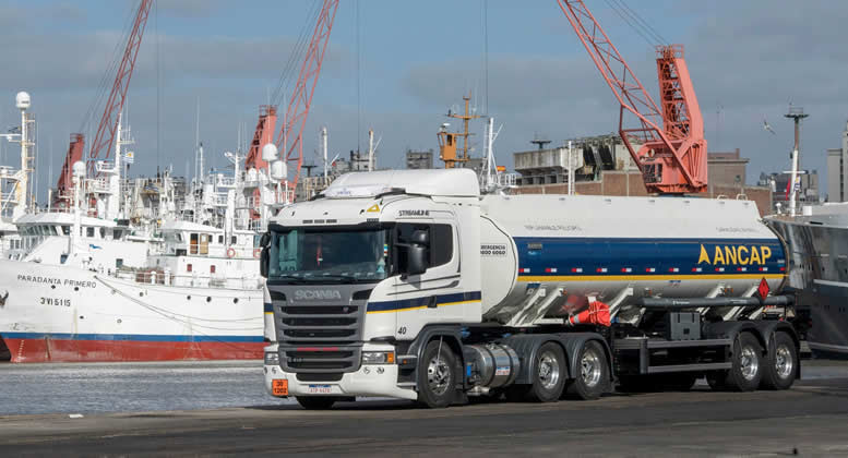 El ministro Paganini planteó que operadores privados puedan vender fuel oil en puertos de Uruguay