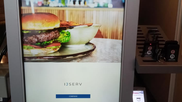 Estación ANCAP ofrece a clientes un sistema para armar el menú a su gusto