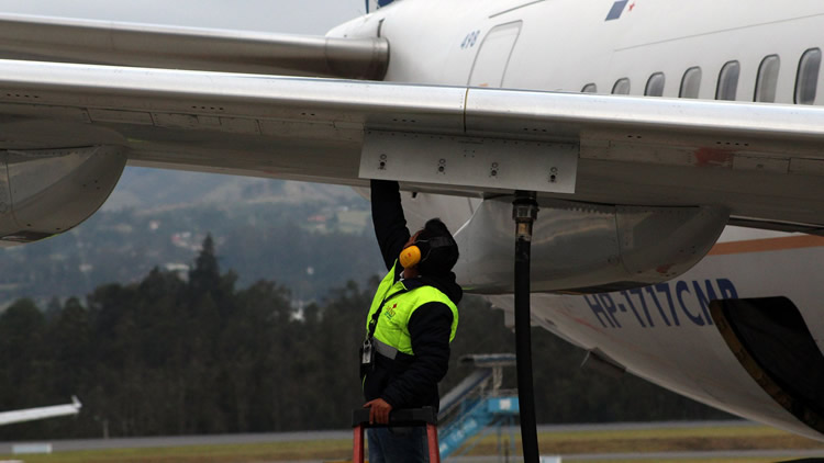 La brecha entre planta de ANCAP y “el ala” del avión encarece el combustible JET A1