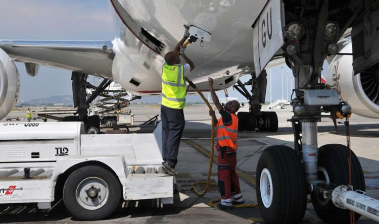 El Senado analizará aprobar desmonopolización de combustibles en aeropuertos