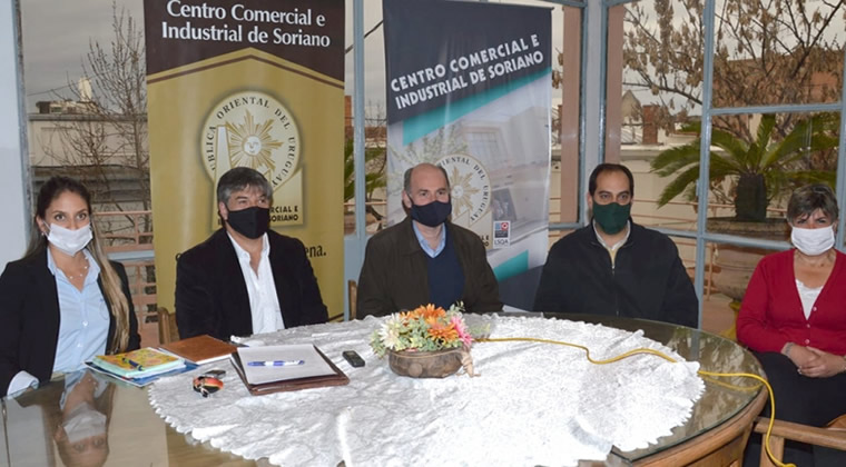 Comercios de Soriano regalan a sus clientes 40 litros de nafta Super 95 por compras mayores a 4 mil pesos