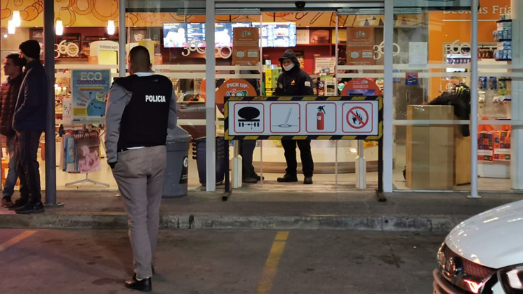Quisieron violentar la Smart Cash de PROSEGUR en una ANCAP en San José, sin más resultado que plásticos rotos