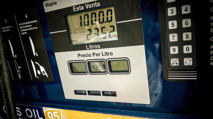 Gobierno apuesta que las ganancias de ANCAP neutralicen un posible aumento de los combustibles