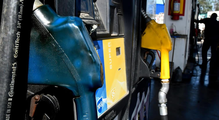 Aseguran que los precios de los combustibles son revisados independientemente de la LUC