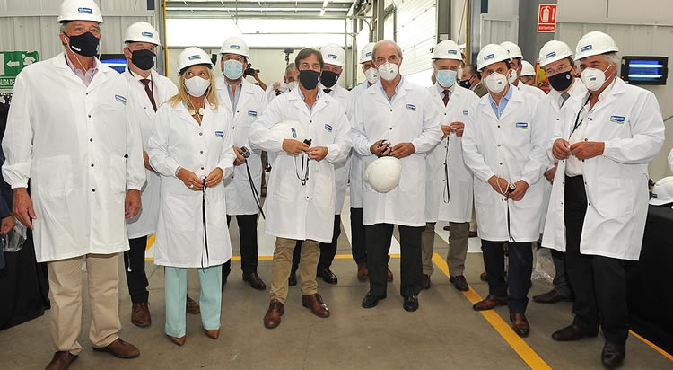 Luis Lacalle: “El gobierno tiene el compromiso de tener los combustibles lo más barato posible”