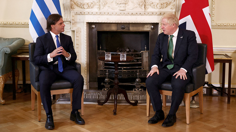 Lacalle Pou y Boris Johnson llamaron a tomar acciones inmediatas contra la contaminación global por C02