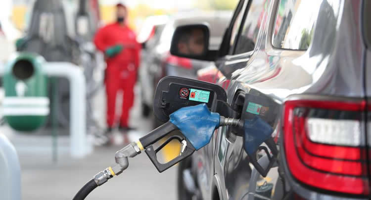 El precio internacional del petróleo empuja los combustibles al alza para noviembre