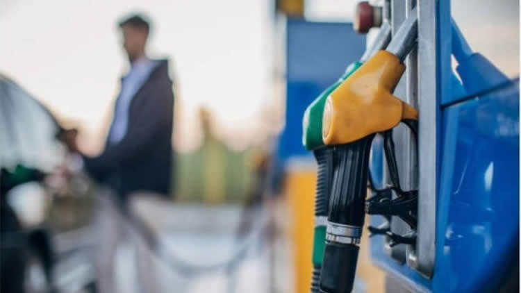 Si el Gobierno toma el PPI de URSEA, en enero el gasoil debería bajar 15 por ciento y la nafta 8