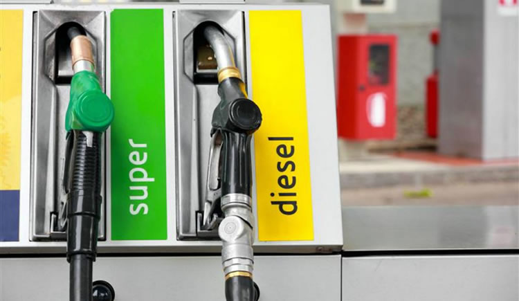 Por cada litro de nafta Súper 95 despachada ANCAP cede 4 pesos