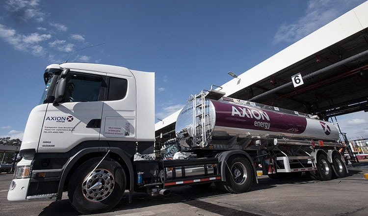 De atrasarse despacho de camiones por conflicto con FANCAP, transportistas de combustibles no trabajarán los sábados