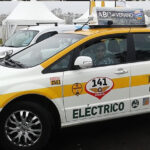 Crecimiento explosivo de autos eléctricos en 2023 con 900 unidades más vendidas que en 2022