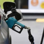¿Cuál es el promedio anual de ventas de combustibles por Estación de Servicio en Uruguay?