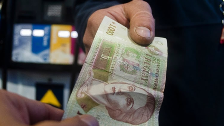 Leve suba del crudo no impactaría en el precio de los combustibles para noviembre