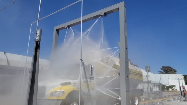 Presentan nuevo sistema de lavado automático para camiones cisterna e industriales