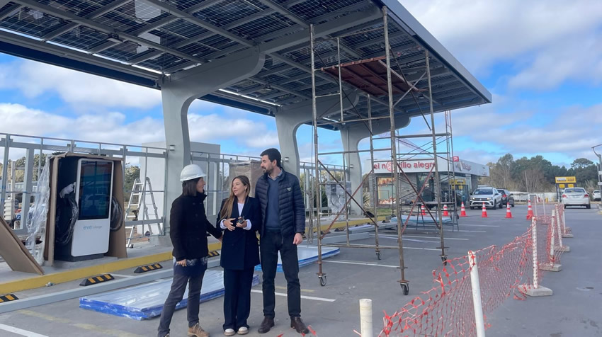 ANCAP inaugura la primera electrolinera independiente en su estación Aeropuerto