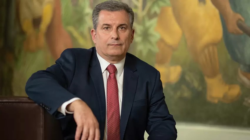 Alejandro Stipanicic: “Hay que dejar de mirar el futuro a través del espejo retrovisor”