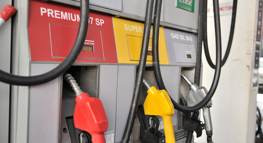 El retroceso del crudo internacional habilita margen para revisar los precios en el surtidor