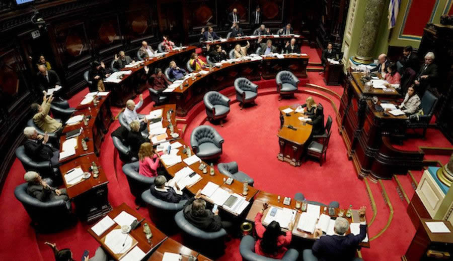 Con la nafta 70 por ciento más cara que en la región, el Senado extendió el descuento en frontera